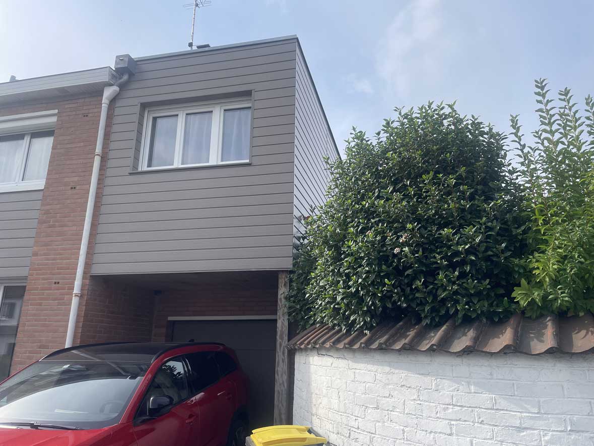 SURÉLÉVATION SUR GARAGE A ST ANDRE (NORD)